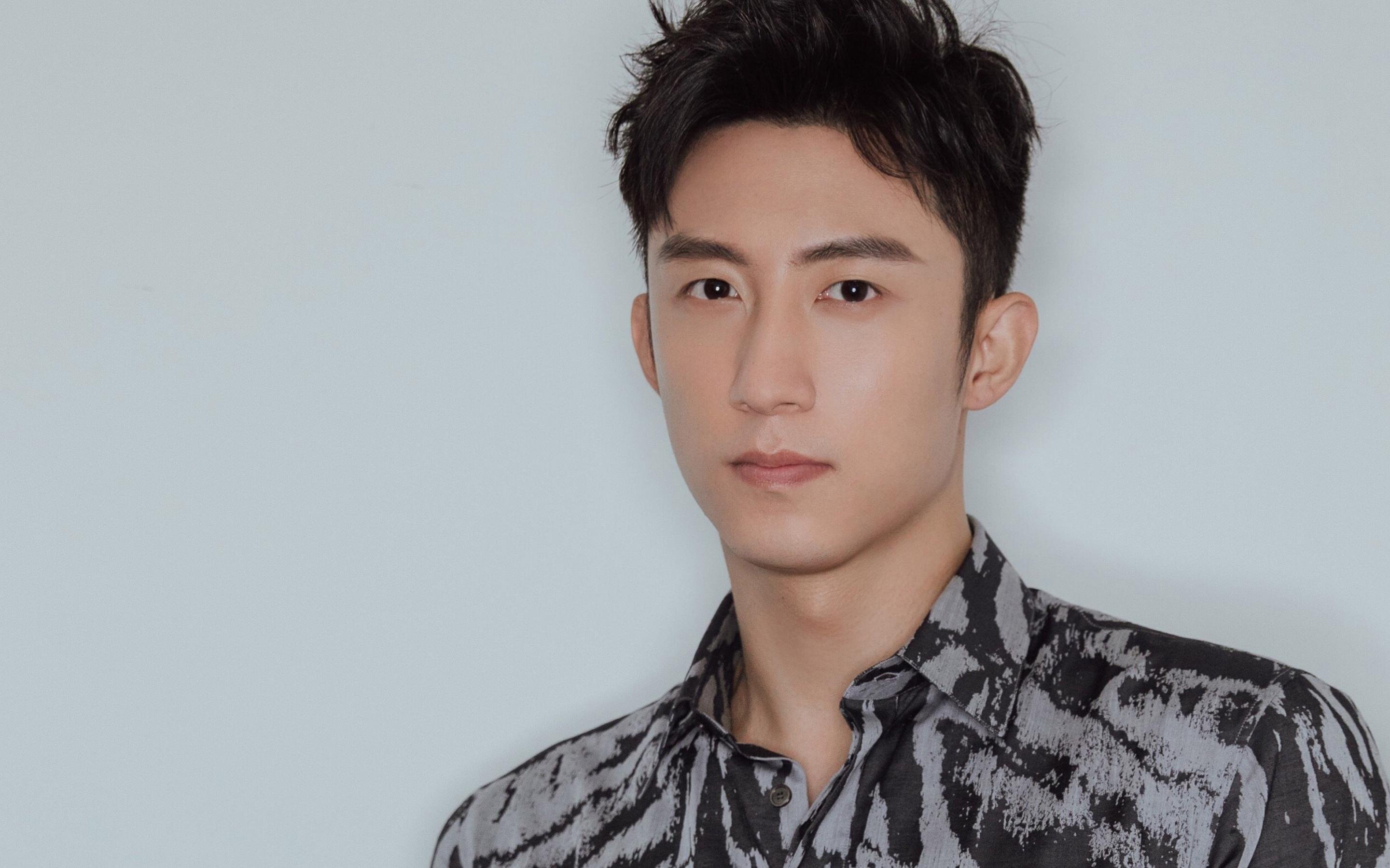 哈兰德火力全开，连续10场破门斩获英超金靴，哈兰德德甲